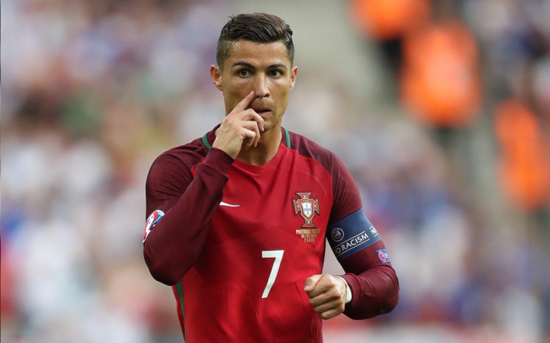 意大利主帅争议离场，多米尼加险胜晋级世界杯八强